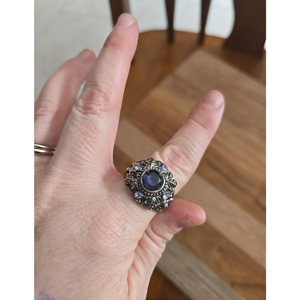 Vtg Faux Amethyst Inlaid Carved Floral Fashion Cocktail Finger Ring Jewelry